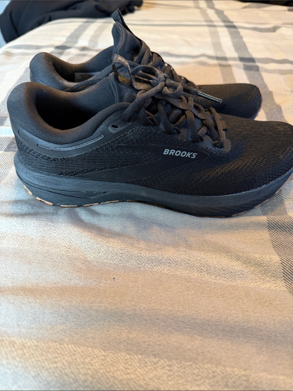 Brooks Women's Black Athletic Running Shoes